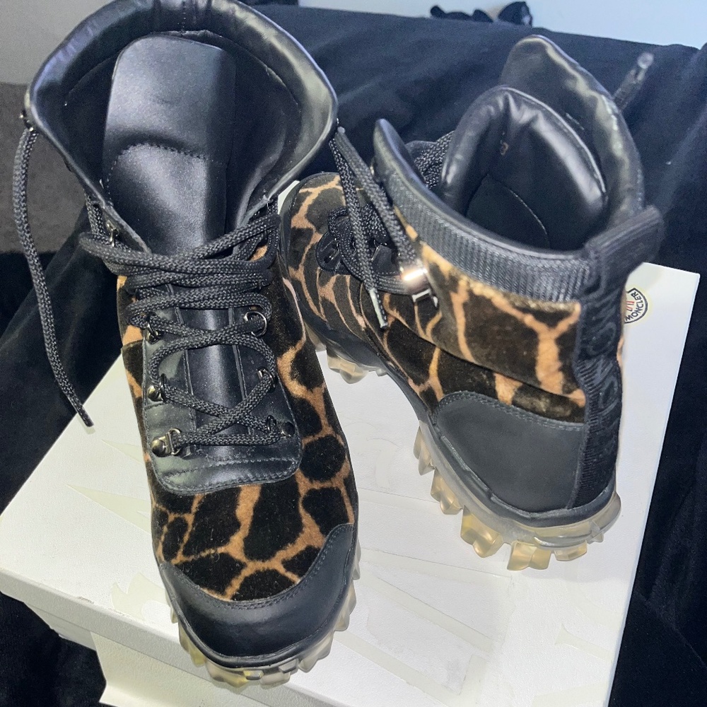 Moncler helis hiking boots